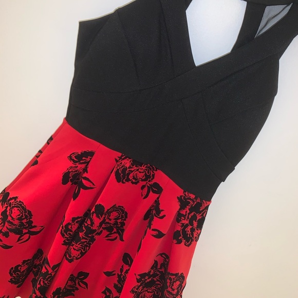 Formal Dress - Picture 2 of 4